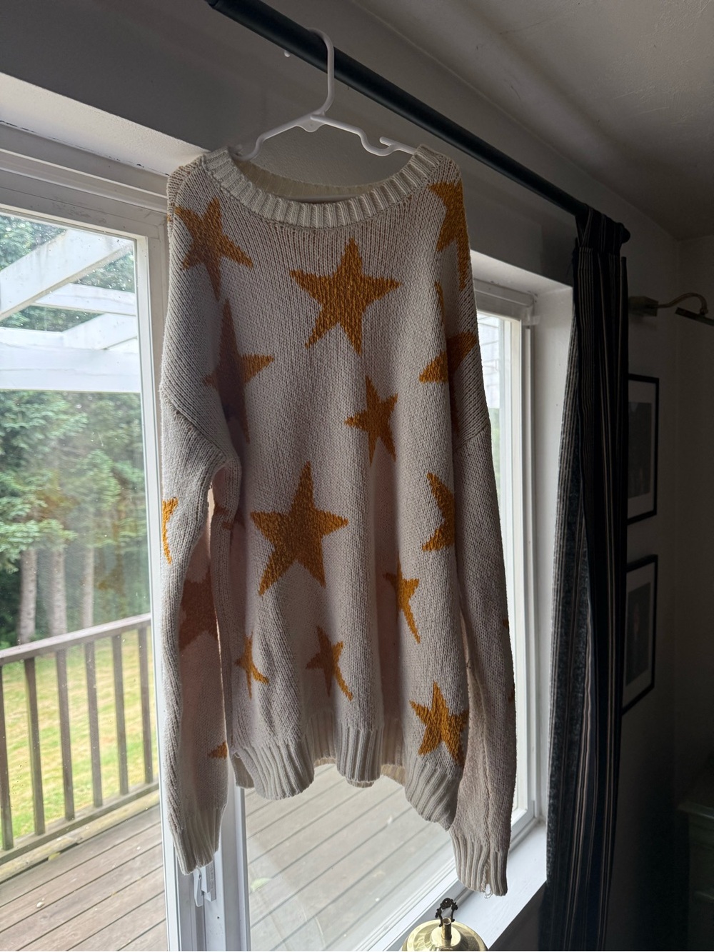 Marled Cream Crewneck Sweater with Yellow Star Motif